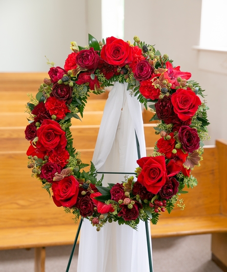 Crimson Wreath - Drape Not Included